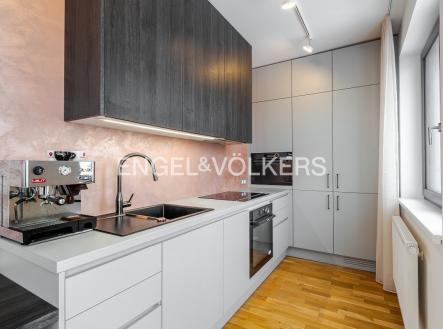 4 | Pronájem bytu, 2+kk, 63 m²