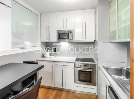 4 | Pronájem bytu, 2+kk, 49 m²