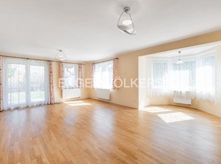 Pronájem - dům/vila, 180 m²