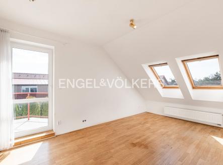 4 | Pronájem - dům/vila, 180 m²