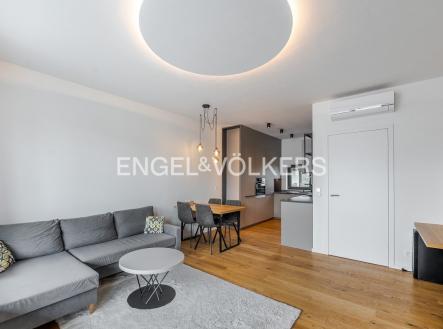 4 | Pronájem bytu, 2+kk, 54 m²