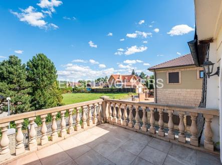 3 | Pronájem - dům/vila, 360 m²