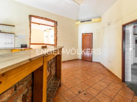 4 | Pronájem - obchodní prostor, 139 m²