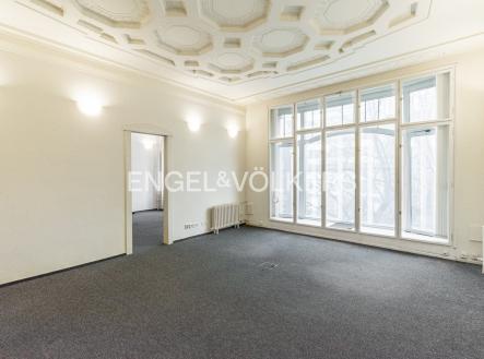 2 | Pronájem - kanceláře, 544 m²
