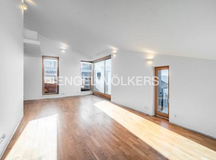 3 | Pronájem - dům/vila, 140 m²