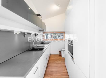 4 | Pronájem - dům/vila, 140 m²