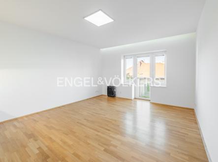 4 | Pronájem bytu, 1+kk, 38 m²