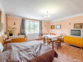 Pronájem - dům/vila, 196 m²