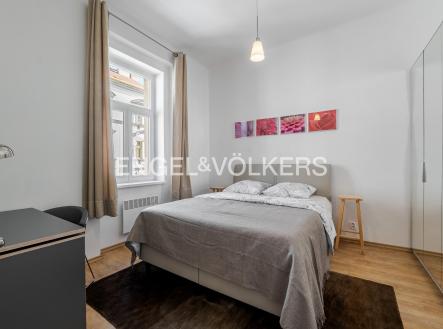 4 | Pronájem bytu, 2+kk, 42 m²