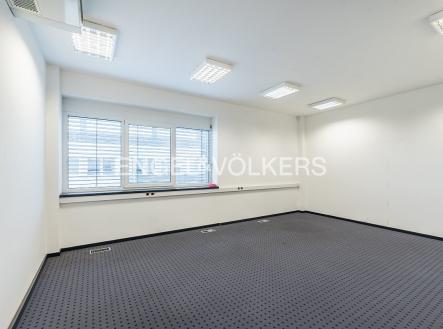 1 | Pronájem - kanceláře, 254 m²