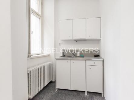 4 | Pronájem - kanceláře, 28 m²