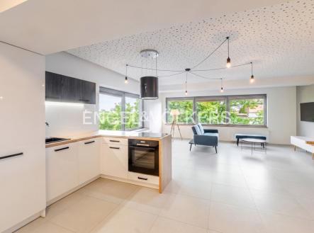 2 | Prodej - nájemní dům, 318 m²