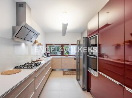 4 | Pronájem - dům/vila, 205 m²