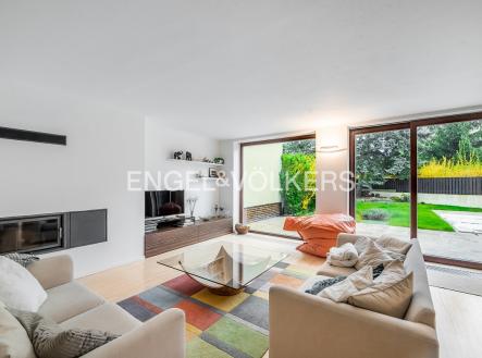 1 | Pronájem - dům/vila, 205 m²