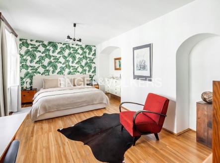 5 | Pronájem - dům/vila, 201 m²