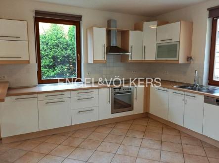 Soubezna I 47 web (26) | Pronájem - dům/vila, 300 m²