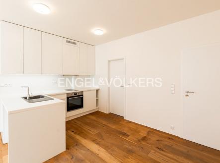 3 P1578036_Web | Pronájem bytu, 2+kk, 55 m²