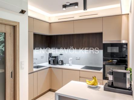 2 P1578670_web | Pronájem bytu, 2+kk, 61 m²