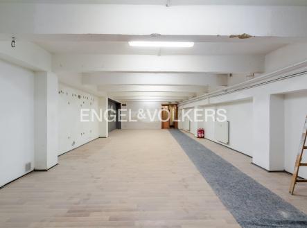 IMG_9911_web | Pronájem - obchodní prostor, 358 m²