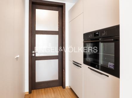 4 P1589992_Expose | Pronájem bytu, 2+kk, 65 m²