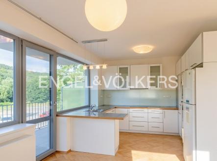 3 Kitchen 2_web | Pronájem - dům/vila, 230 m²