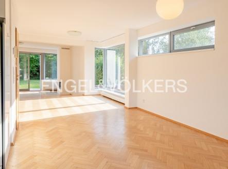 4 Living 1_web | Pronájem - dům/vila, 230 m²