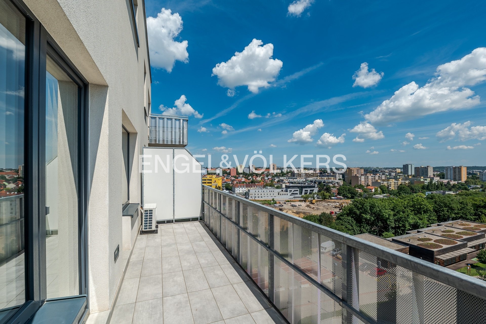 P1590587-HDR_web