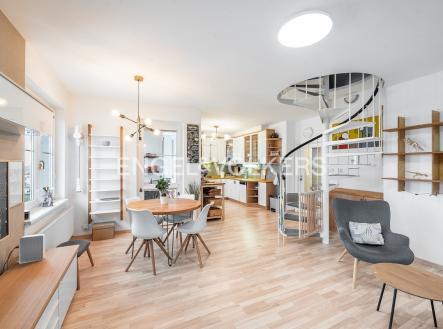 2 | Pronájem bytu, 3+kk, 93 m²