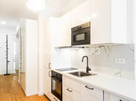 3 P1577966_Web | Pronájem bytu, 2+kk, 56 m²