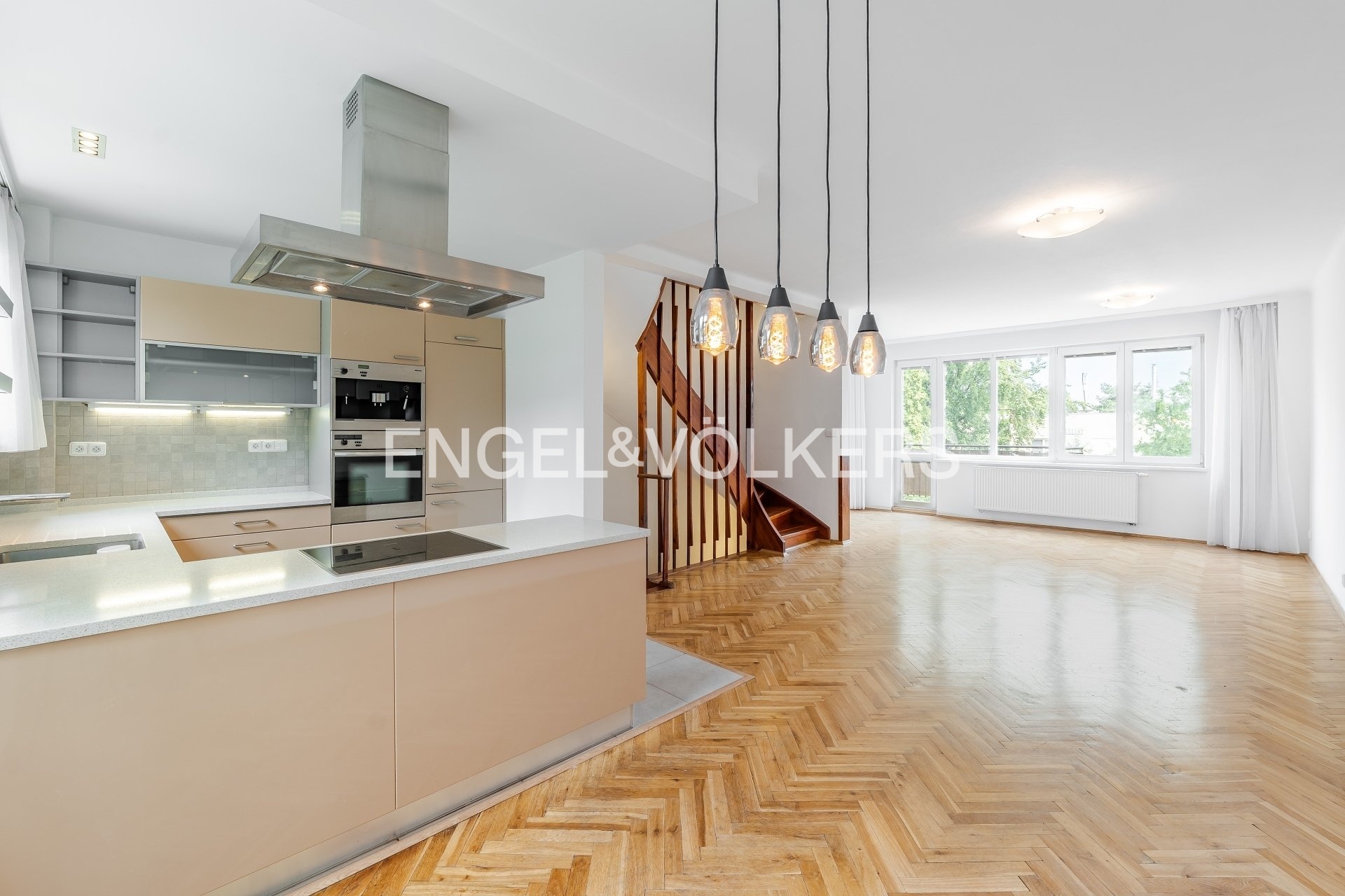 P1601533-HDR_web