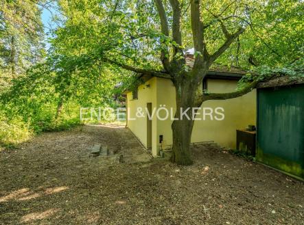 1 | Prodej - pozemek pro bydlení, 1 043 m²