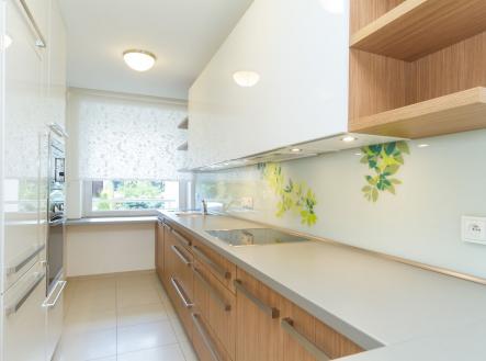 1350 | Pronájem - dům/vila, 220 m²