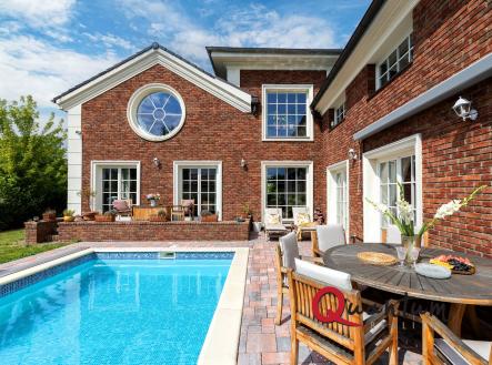 04 Vila - Pocernice | Prodej - dům/vila, 327 m²