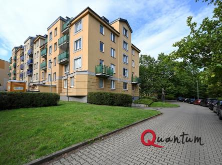 DSC_9825_00001 | Pronájem - malý objekt/garáž