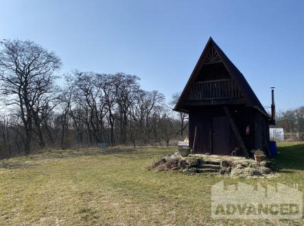 od vjezdu | Prodej - pozemek pro bydlení, 3 638 m²