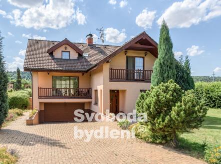 Pohled příjezd | Prodej - dům/vila, 228 m²