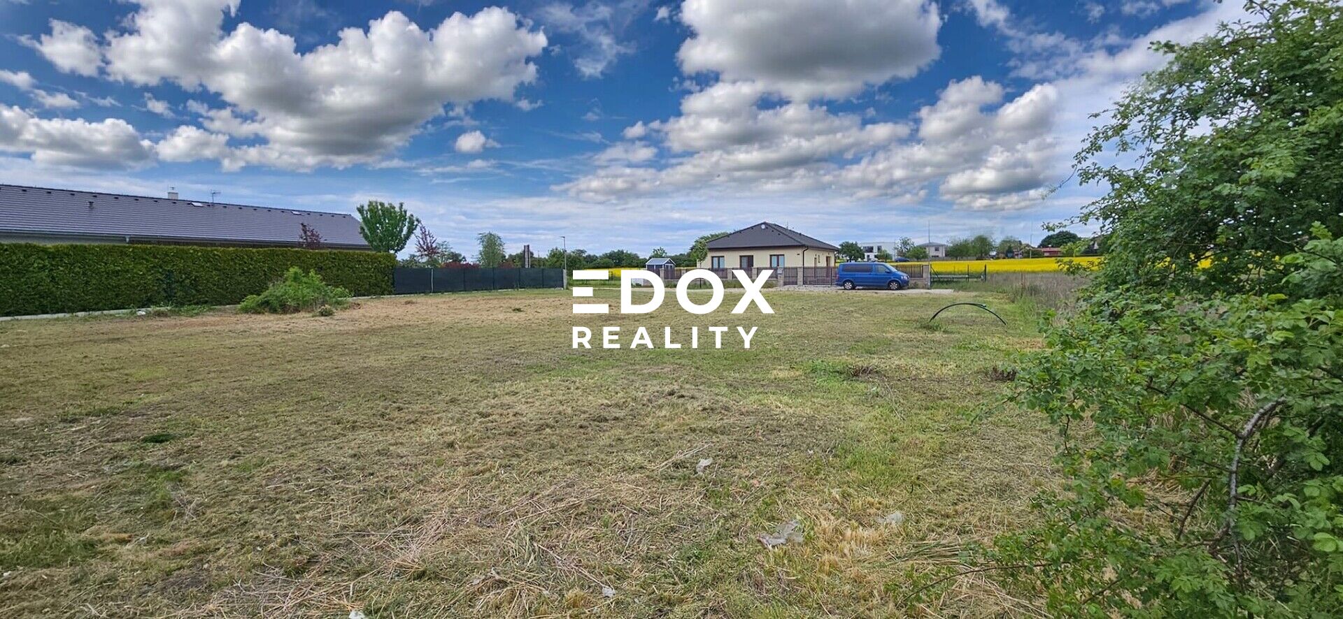 Prodej pozemku 1 038m² v obci Předboj.