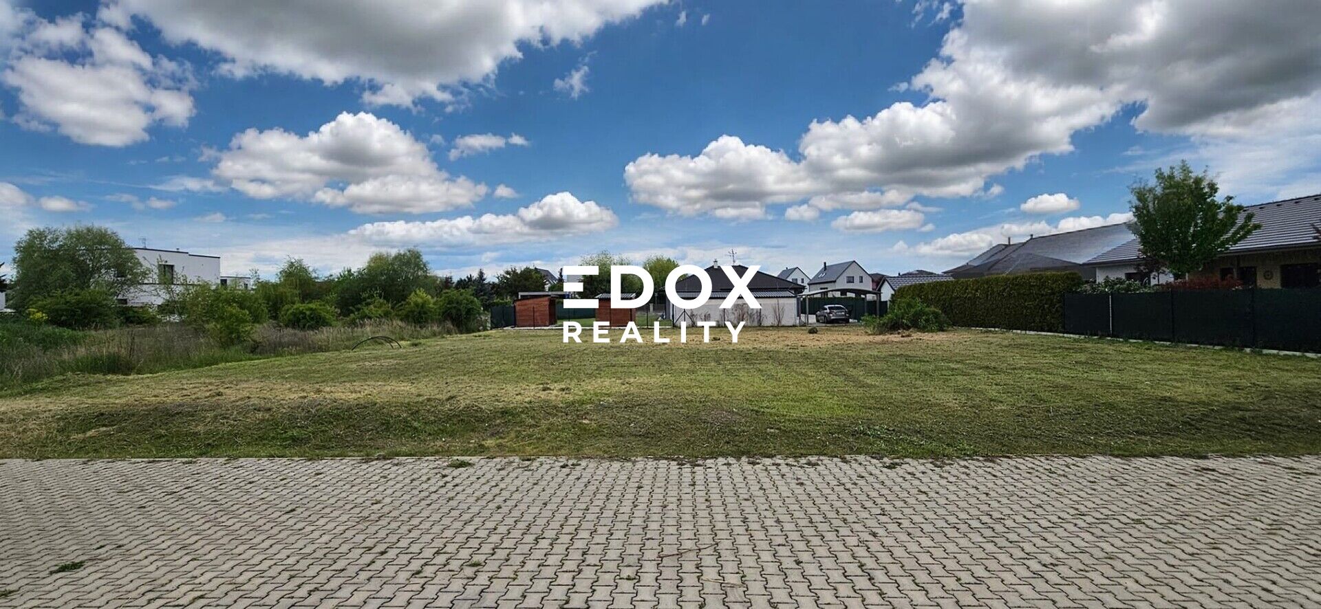 Prodej pozemku 1 038 m² v obci Předboj.