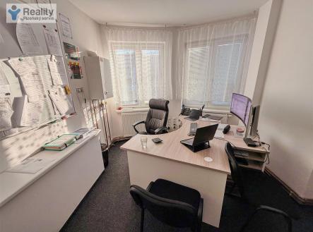 . | Pronájem - kanceláře, 54 m²