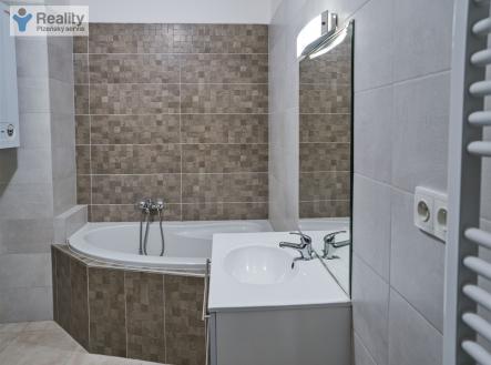 . | Pronájem bytu, 3+kk, 94 m²