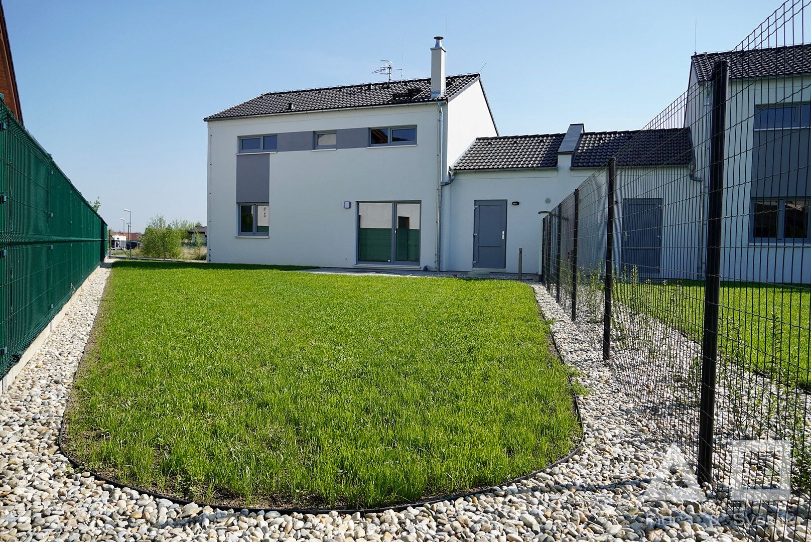 Pronájem  - dům/vila, 98 m2