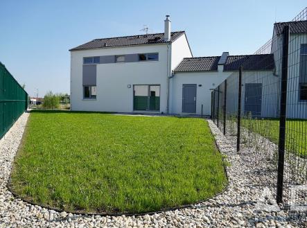 Pronájem - dům/vila, 98 m²