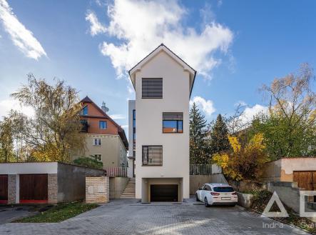 Prodej - dům/vila, 272 m²