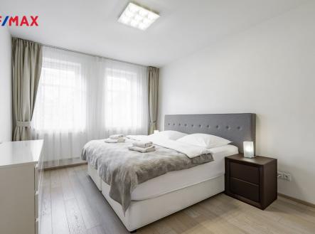 cinzovni-dum-kv-centrum-ap-8-100.jpg | Prodej - nájemní dům, 635 m²