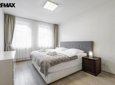 cinzovni-dum-kv-centrum-ap-8-100.jpg | Prodej - nájemní dům, 635 m²