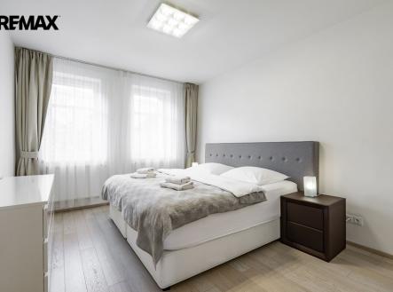 cinzovni-dum-kv-centrum-ap-8-100.jpg | Prodej - nájemní dům, 635 m²