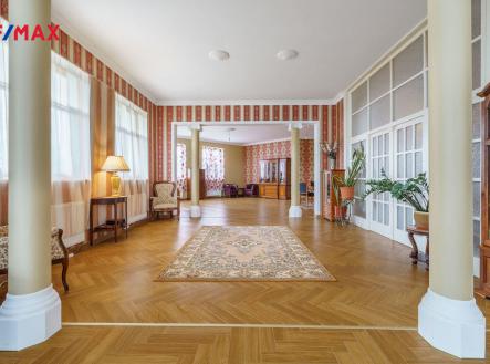 Prodej - dům/vila, 742 m²
