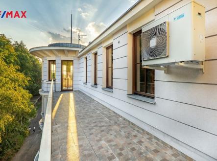 byt-2-406.jpg | Prodej bytu, 6+1, 537 m²