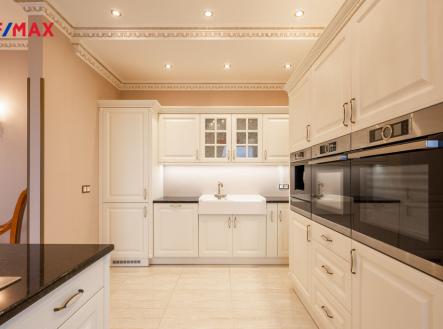 216a0365-hdr.jpg | Prodej - dům/vila, 483 m²