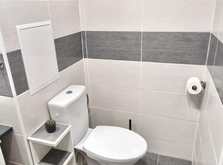 6-koupelna.jpg | Prodej bytu, 3+1, 84 m²